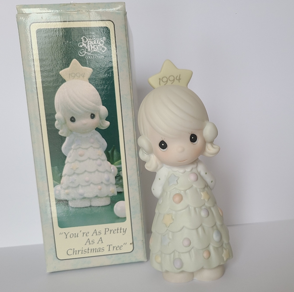 Precious Moments 530425 Girl Christmas Tree Porcelain Collectible Figurine